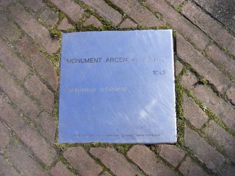 Monument Arcen en Velden